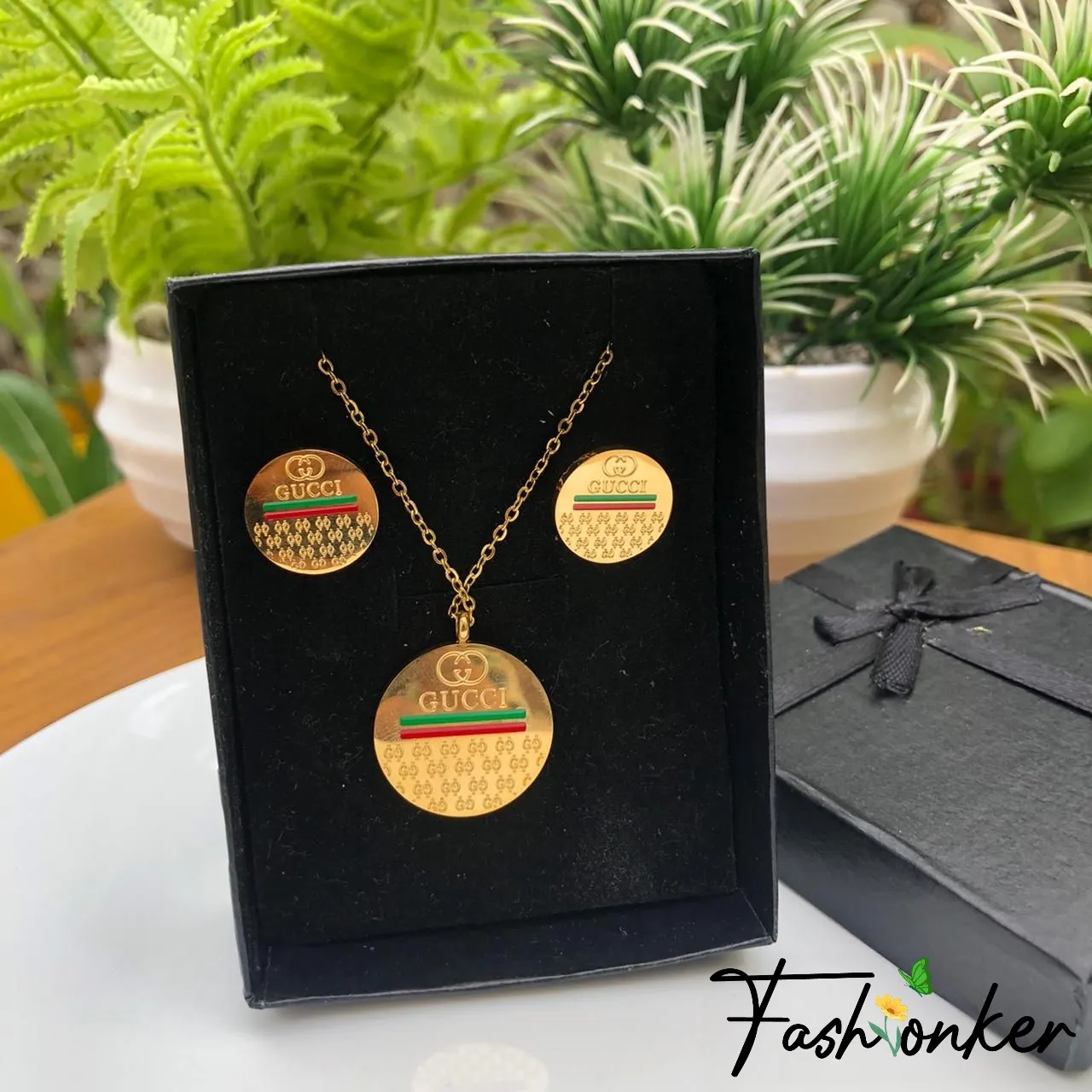 Gucci Round Jewelry Set