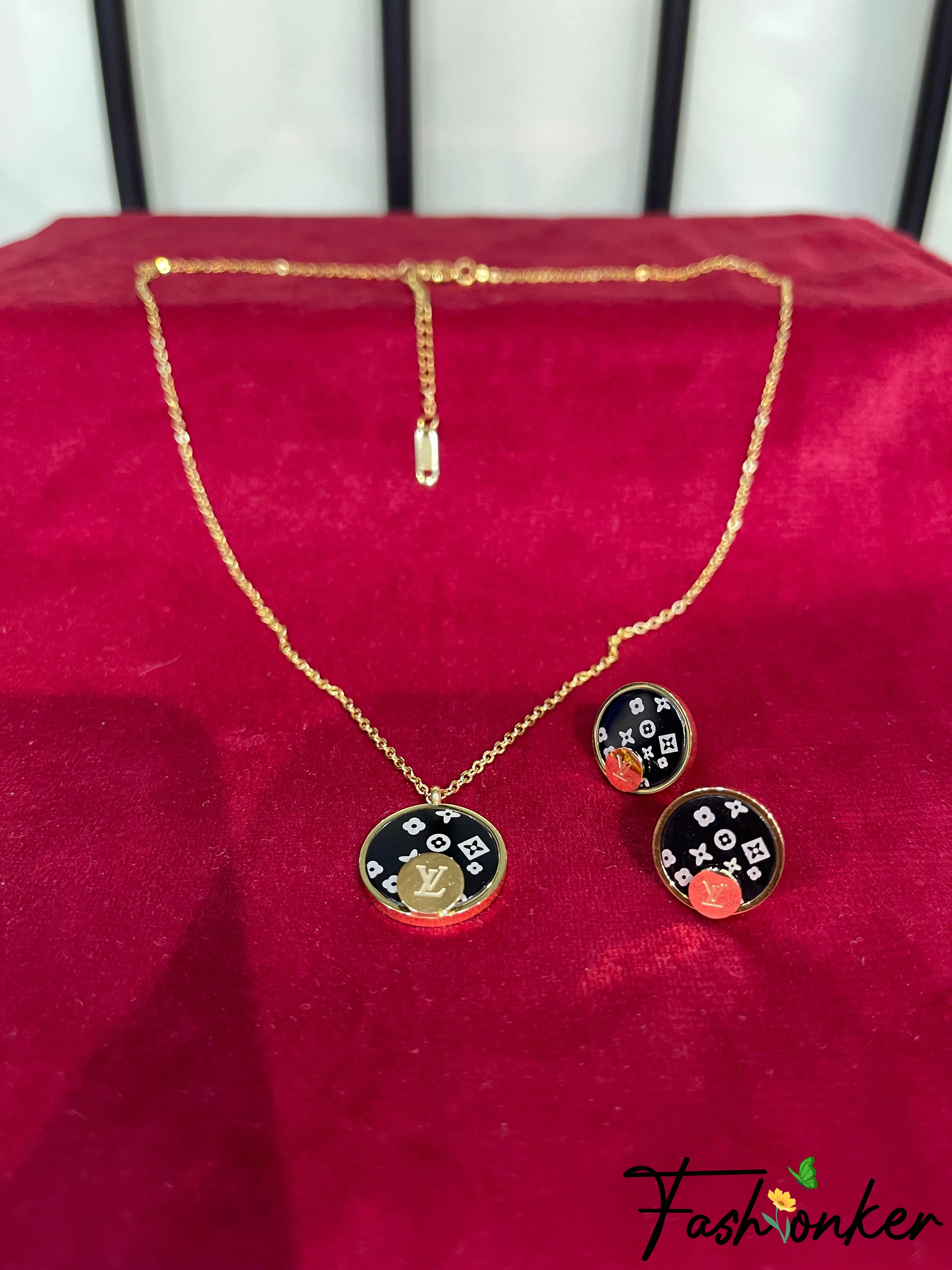 Lv Necklace And Earrings Set